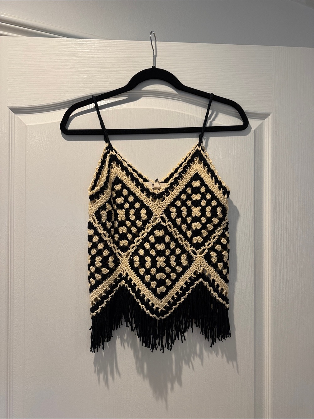 NWT Elan Black and Cream Crochet Fringe Cami